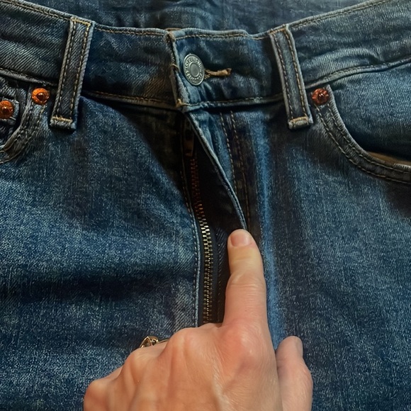 Levi’s Blue Cuffed Denim Jean Shorts Classic Summer - Picture 5 of 6